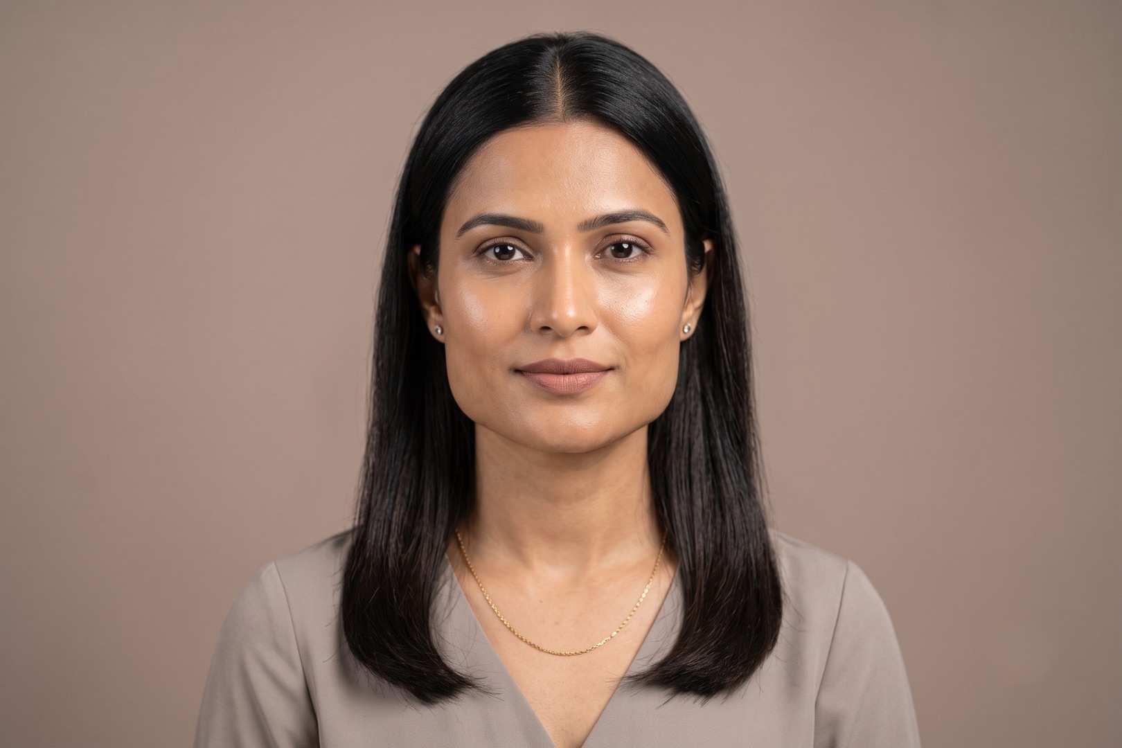 Facial slimming — before: round, full lower face